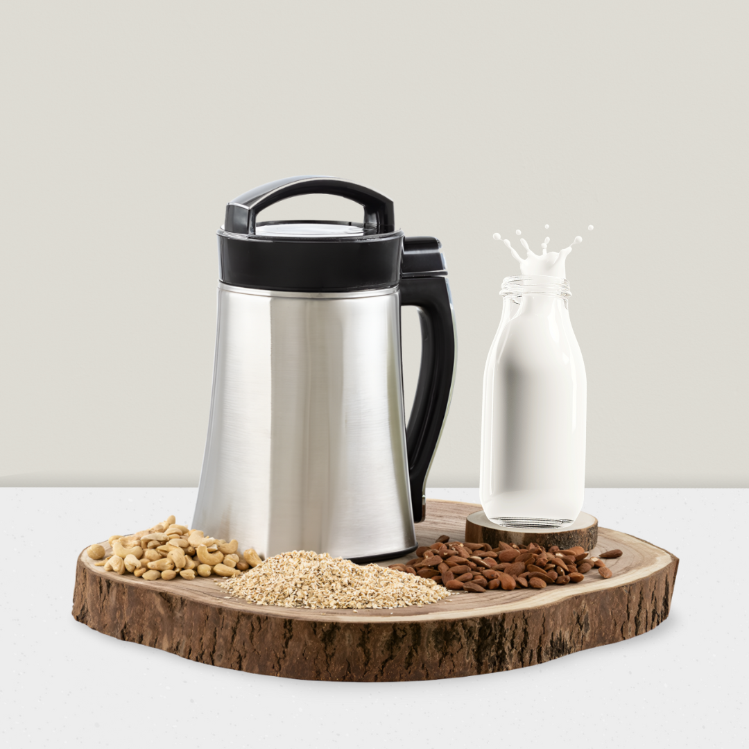 MM02 auf Holzteller mit Zutaten und Milch